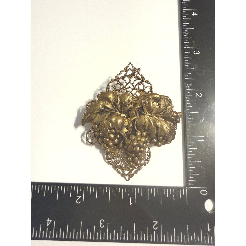Vintage Gold Tone Filigree Grape‎ Leaf Brooch Pin Victorian Style Ornate Jewelry
